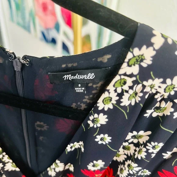 Madewell Hillside Daisies Peekaboo Sleeve Midi Dress - Picture 4 of 11